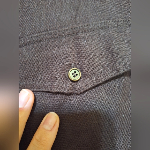 NWOT Chico's women's size 1 US 8 100% linen brown shortsleeve button up top - Picture 7 of 7